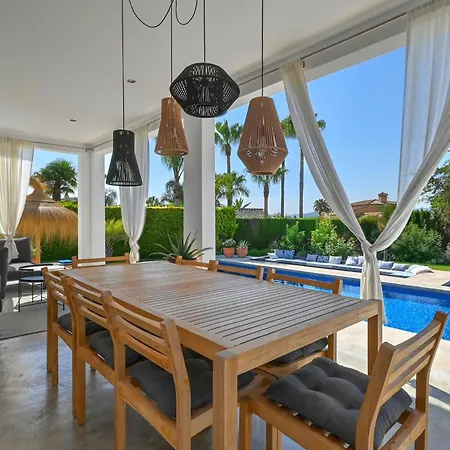 Casa De La Luz By Aguilarent Villa
